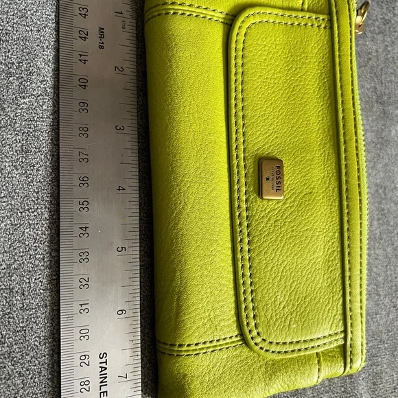 Fossil Emma Clutch in stunning Lime Color - Picture 3 of 16